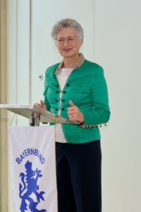 Geschäftsstellenleiterin vom Wertebündnis Bayern Ingrid Ritt referierte zu „Heimatkunde an der Grundschule."